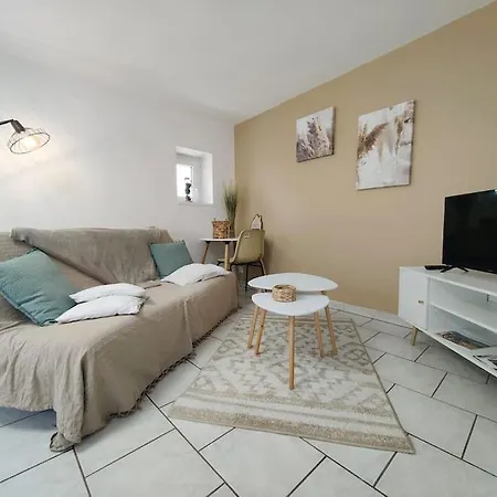 Appt Le Clocher Doree 4 Pers / Centre-ville/fibre/box Tv * Millau