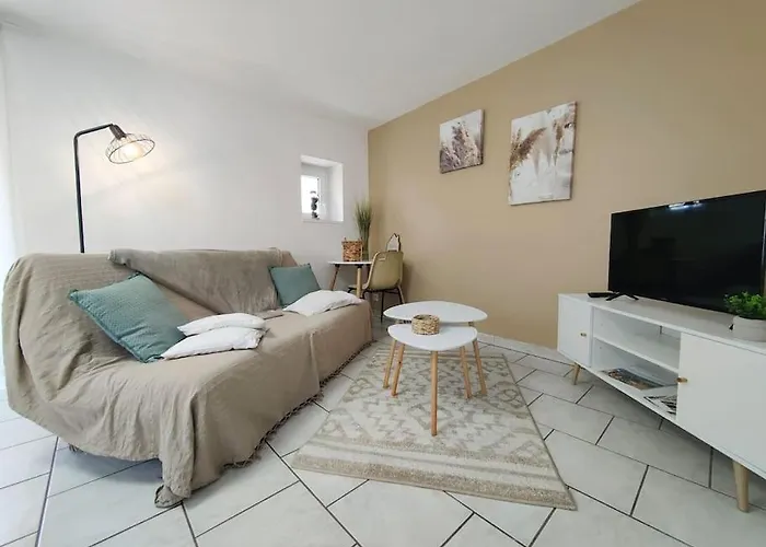 Appt Le Clocher Doree 4 Pers / Centre-ville/fibre/box Tv * Millau