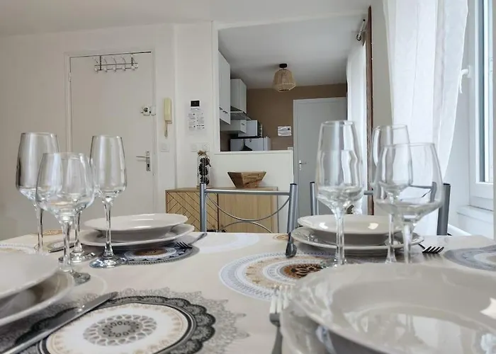 Appt Le Clocher Doree 4 Pers / Centre-ville/fibre/box Tv Apartamento