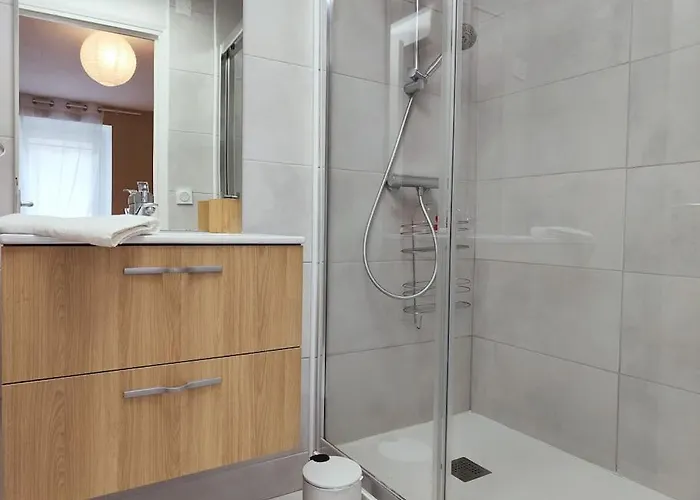 Appt Le Clocher Doree 4 Pers / Centre-ville/fibre/box Tv Apartamento *